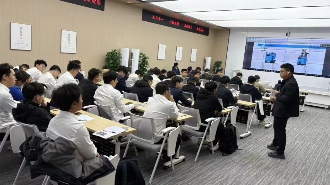 中建八局（上海）與蔚建科技聯合舉辦施工機器人技能培訓大賽(圖2)