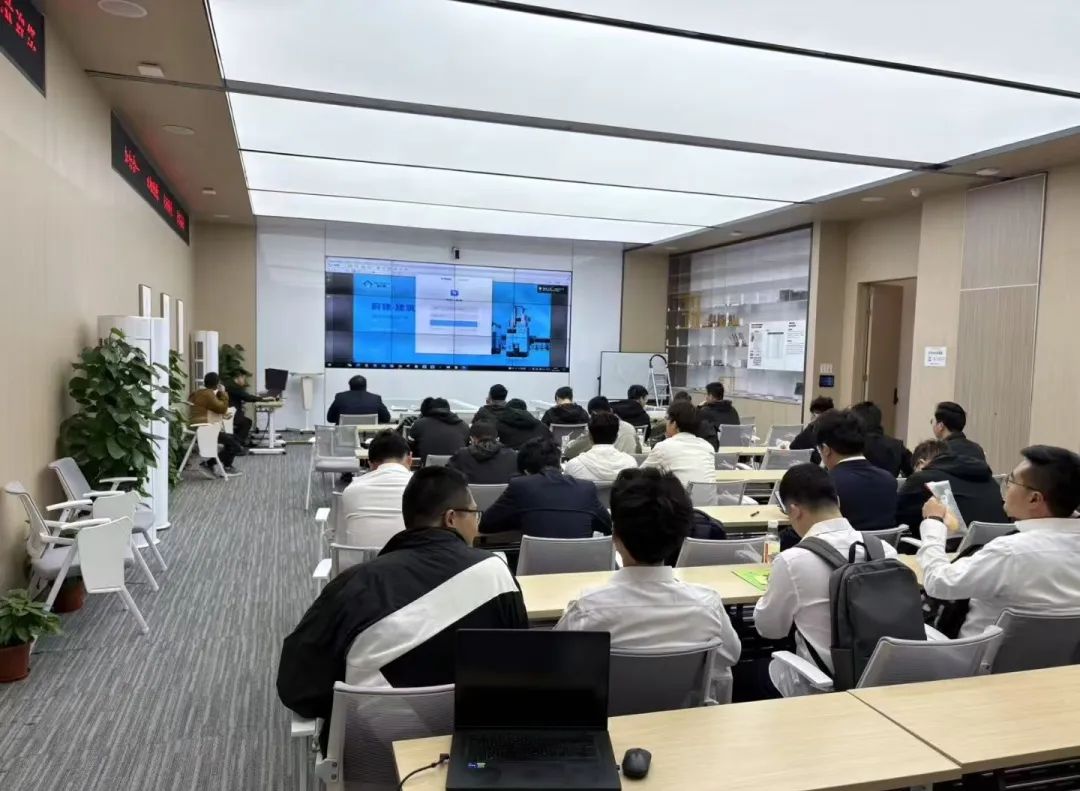 中建八局（上海）與蔚建科技聯合舉辦施工機器人技能培訓大賽(圖4)