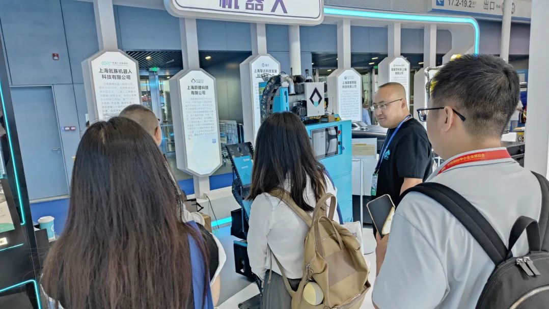 2025中博會，蔚建抹灰機器人展示智能建造硬實力(圖4)