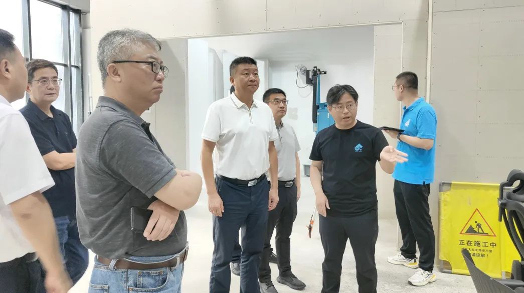 浙江臺州市建設(shè)局與上海市工程質(zhì)協(xié)代表團(tuán)蒞臨蔚建科技考察交流(圖3)