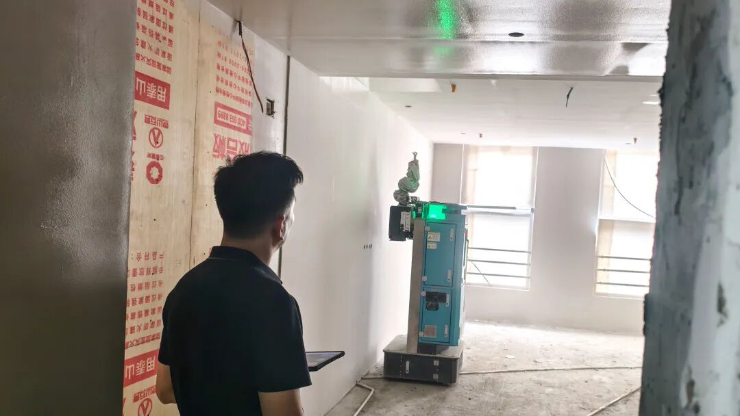 狹小空間里精準(zhǔn)作業(yè) 蔚建噴涂機(jī)器人圓滿完成南京智鑫慧谷人才公寓項(xiàng)目(圖3)