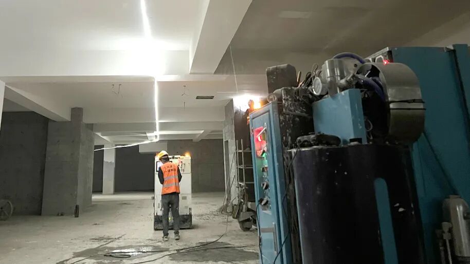 上海建工米哈游新總部建設項目抹灰+噴涂(圖5)