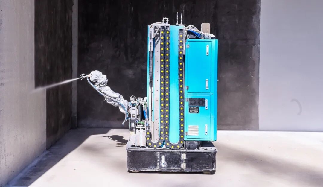 Wei Jian high-wall spray painting robot, empowering intelligent upgrade of large space spray painting(圖1)